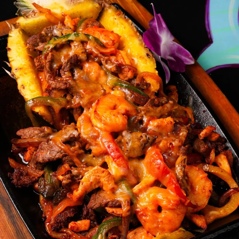 La Fiesta Specials: Fajitas Vallarta You'll Love!